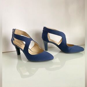 7.5 LifeStride Giovanna navy pumps high heel shoes